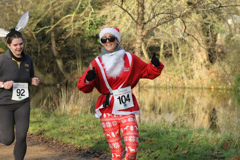 photo 0693 of a runner