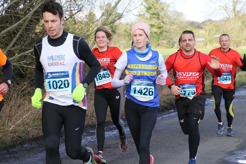 photo 1777 of a runner