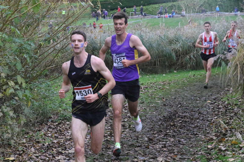 photo 2156 of a runner